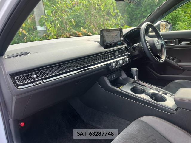 Honda CIVIC 2021-11 8284076-9