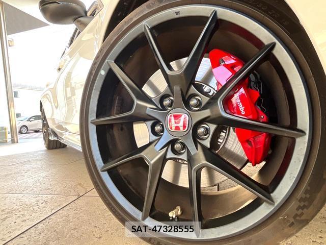 Honda CIVIC 2024-12 8284458-12