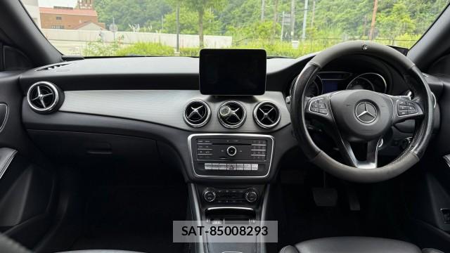 Mercedes Benz CLA-CLASS 2017-12 8282503-2