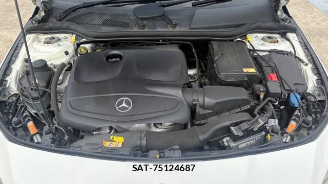 Mercedes Benz CLA-CLASS 2013-12 8282035-6