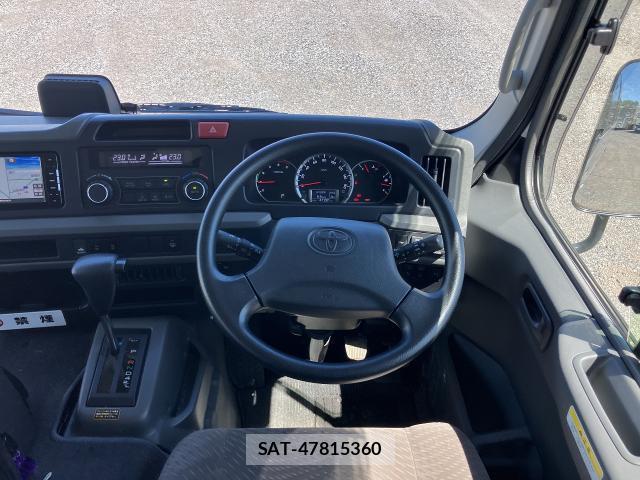 Toyota COASTER 2019-02 8278673-2