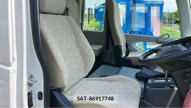 Toyota COASTER 2026-06 8281968-5