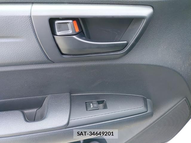 Toyota COROLLA AXIO 2018-07 8279928-12