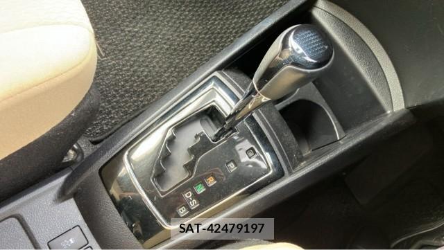 Toyota COROLLA AXIO 2017-03 8281741-14