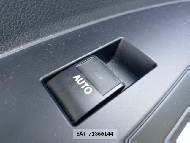 Toyota COROLLA AXIO 2017-07 8285668-12