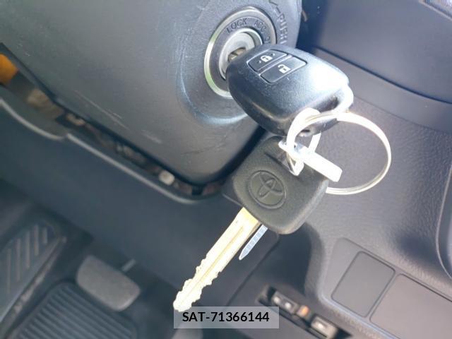 Toyota COROLLA AXIO 2017-07 8285668-14
