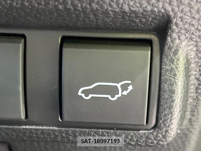 Toyota COROLLA CROSS 2026-06 8280055-5
