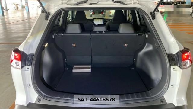 Toyota COROLLA CROSS 2022-06 8281729-17