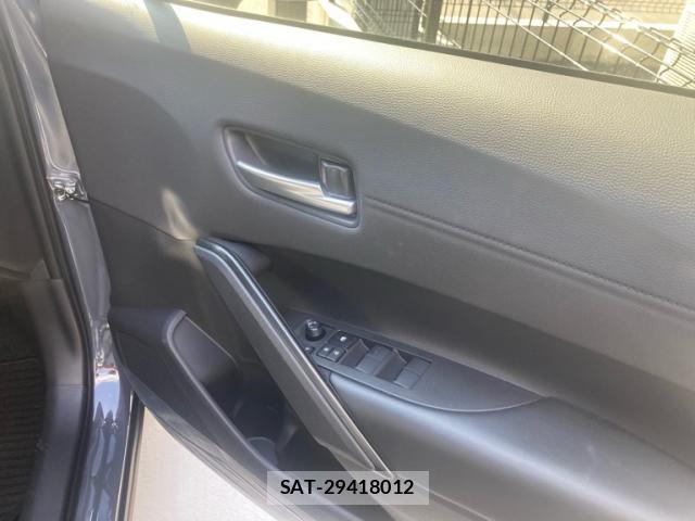 Toyota COROLLA CROSS 2026-05 8284823-8