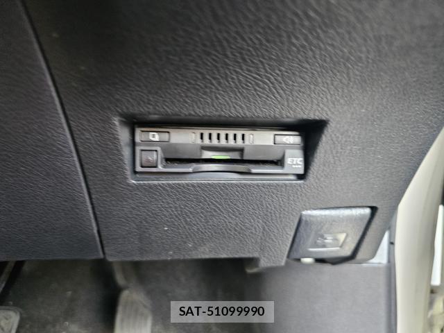 Toyota COROLLA FIELDER 2018-08 8283698-7