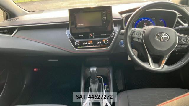 Toyota COROLLA SPORT 2018-08 8281842-2