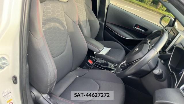 Toyota COROLLA SPORT 2018-08 8281842-5