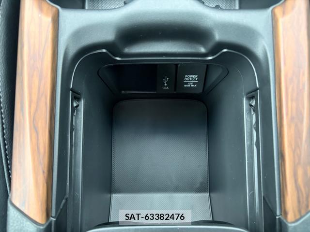 Honda CR-V HYBRID 2019-05 8284049-1