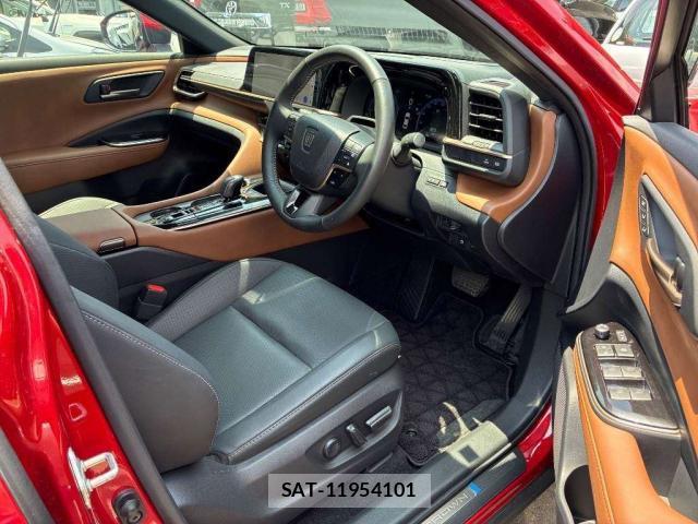 Toyota Crown Crossover 2024-08 8276979-3