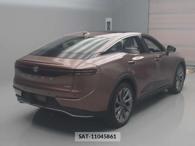 Toyota Crown Crossover 2024-06 8276980-1