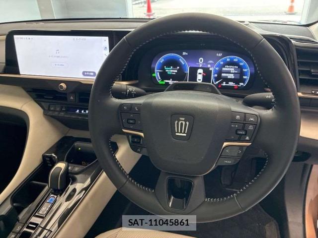 Toyota Crown Crossover 2024-06 8276980-2