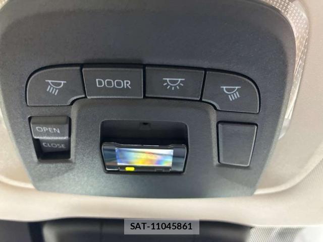 Toyota Crown Crossover 2024-06 8276980-7