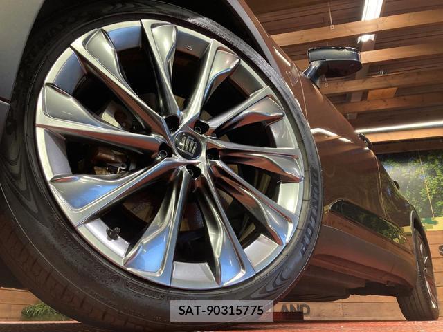 Toyota Crown Crossover 2023-09 8277631-12