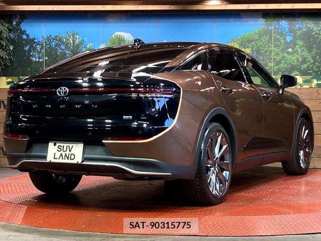 Toyota Crown Crossover 2023-09 8277631-16