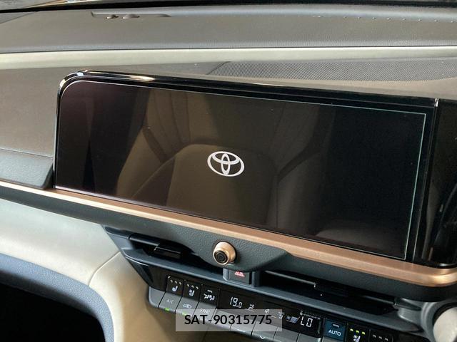 Toyota Crown Crossover 2023-09 8277631-2