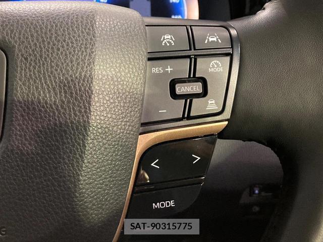 Toyota Crown Crossover 2023-09 8277631-6