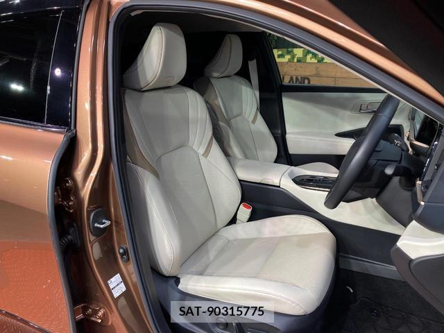 Toyota Crown Crossover 2023-09 8277631-8