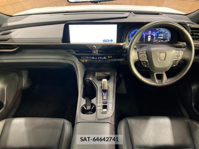 Toyota Crown Crossover 2023-09 8277649-1