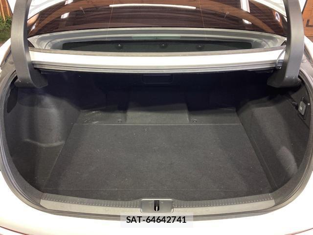 Toyota Crown Crossover 2023-09 8277649-10