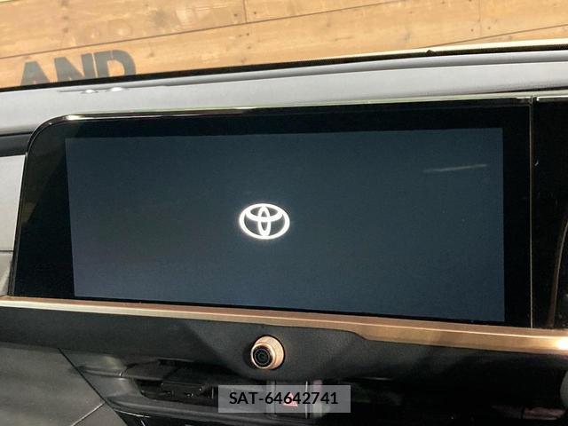 Toyota Crown Crossover 2023-09 8277649-2
