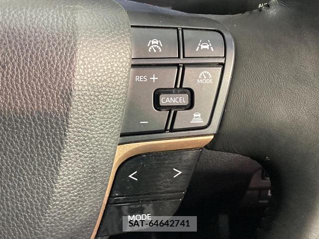 Toyota Crown Crossover 2023-09 8277649-5
