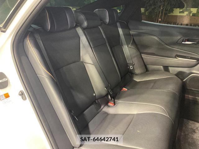 Toyota Crown Crossover 2023-09 8277649-9
