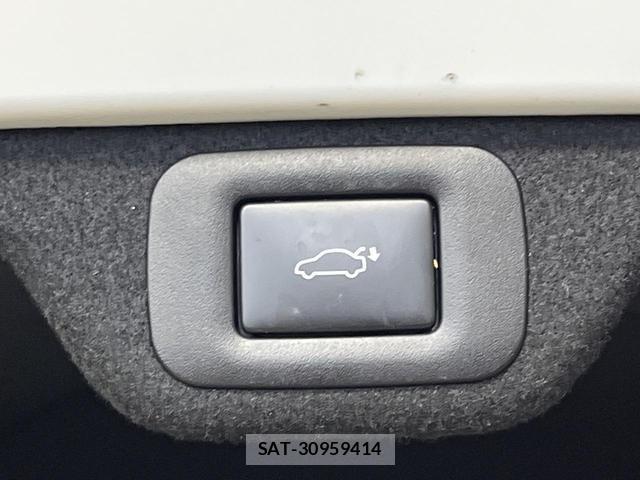 Toyota Crown Crossover 2023-01 8278793-3