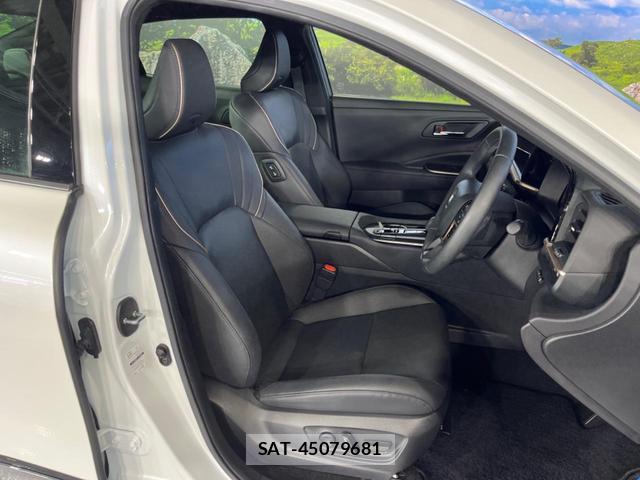 Toyota Crown Crossover 2023-01 8279028-8