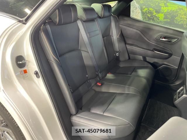 Toyota Crown Crossover 2023-01 8279028-9