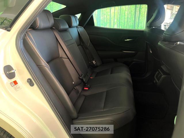 Toyota Crown Crossover 2023-01 8279411-9