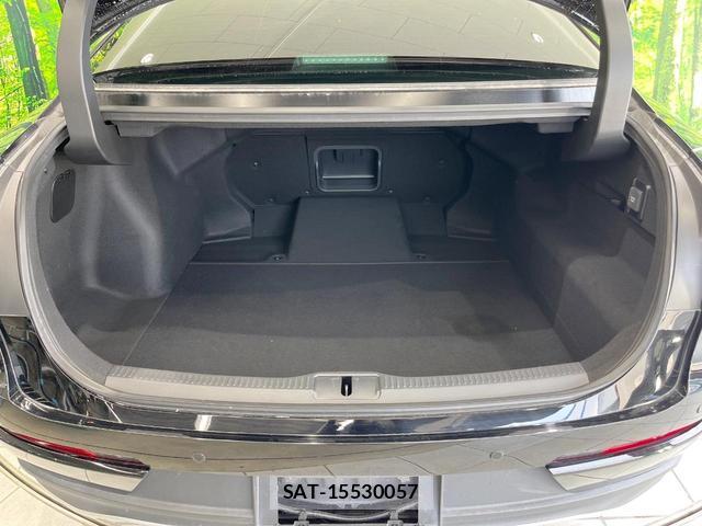 Toyota Crown Crossover 2023-01 8279456-9