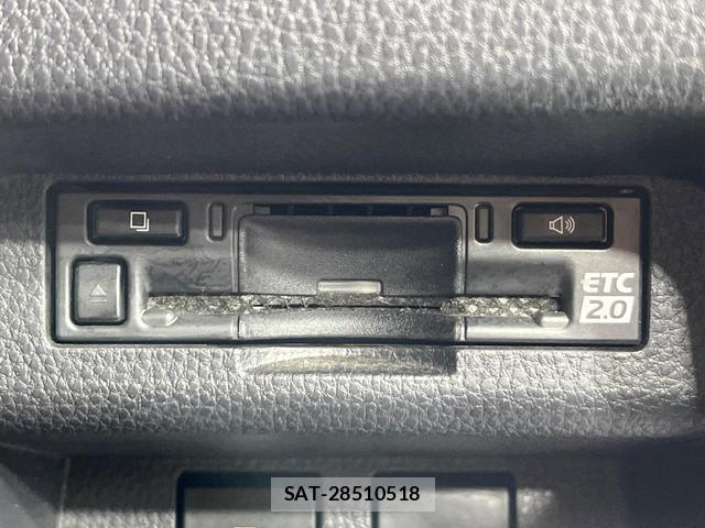 Toyota Crown Crossover 2023-03 8280115-7
