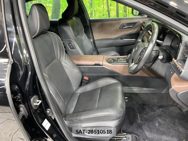 Toyota Crown Crossover 2023-03 8280115-8