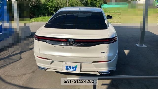 Toyota Crown Crossover 2023-01 8281766-1