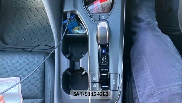 Toyota Crown Crossover 2023-01 8281766-14