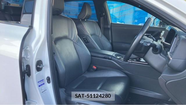 Toyota Crown Crossover 2023-01 8281766-5