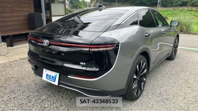 Toyota Crown Crossover 2023-03 8281838-12