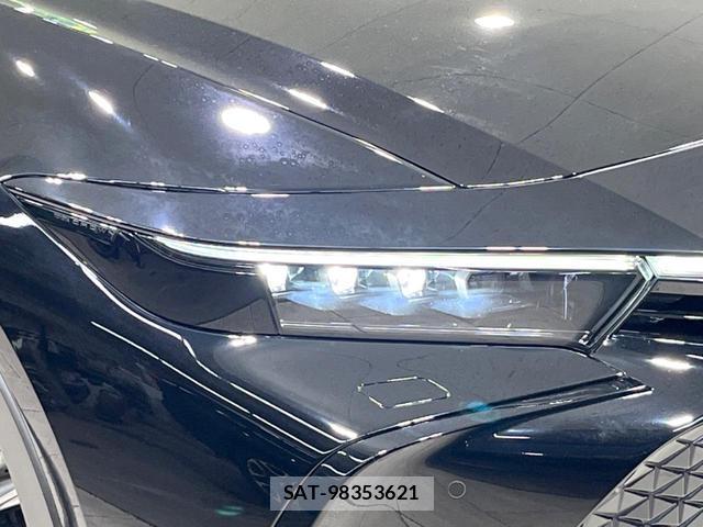 Toyota Crown Crossover 2023-08 8282649-11