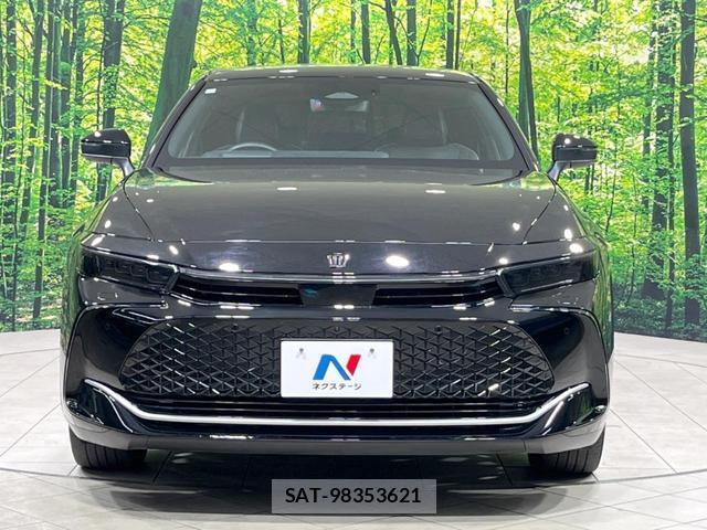 Toyota Crown Crossover 2023-08 8282649-13