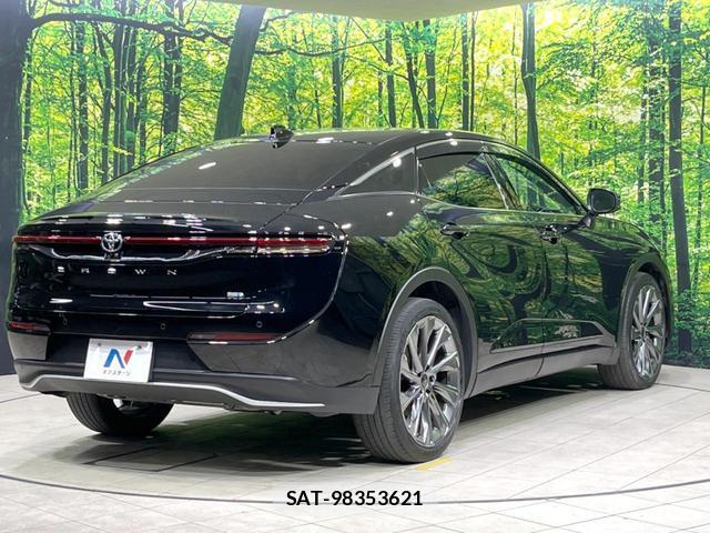 Toyota Crown Crossover 2023-08 8282649-16
