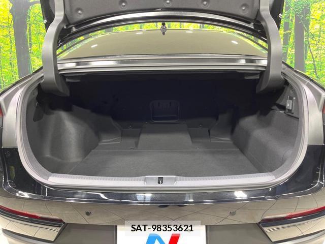 Toyota Crown Crossover 2023-08 8282649-9