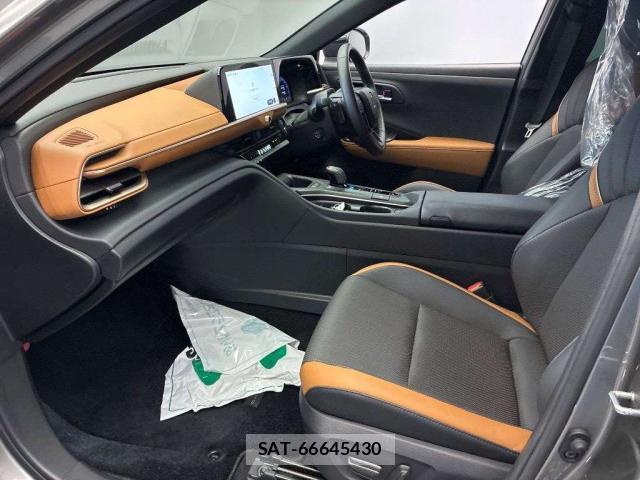 Toyota Crown Crossover 2022-12 8283930-6