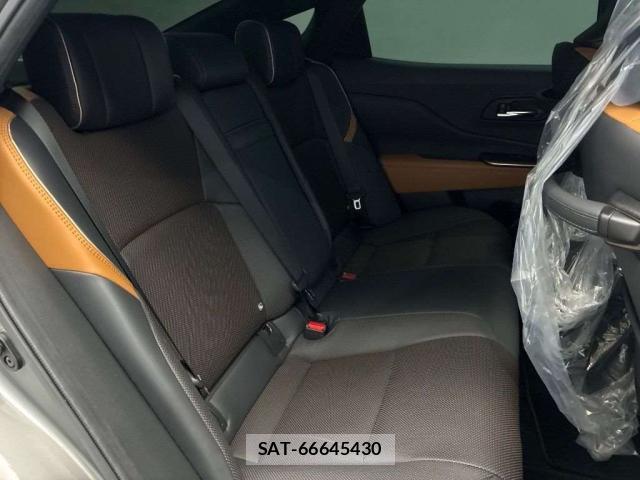 Toyota Crown Crossover 2022-12 8283930-7