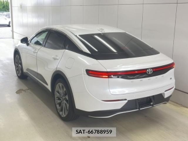 Toyota Crown Crossover 2024-03 8284413-1