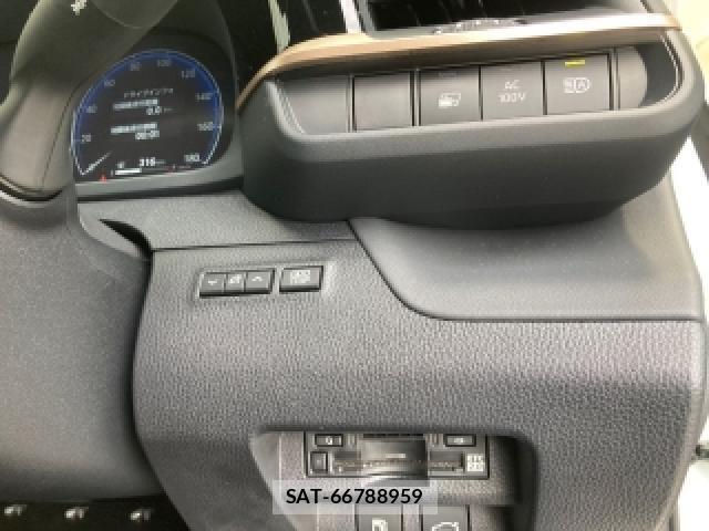 Toyota Crown Crossover 2024-03 8284413-4